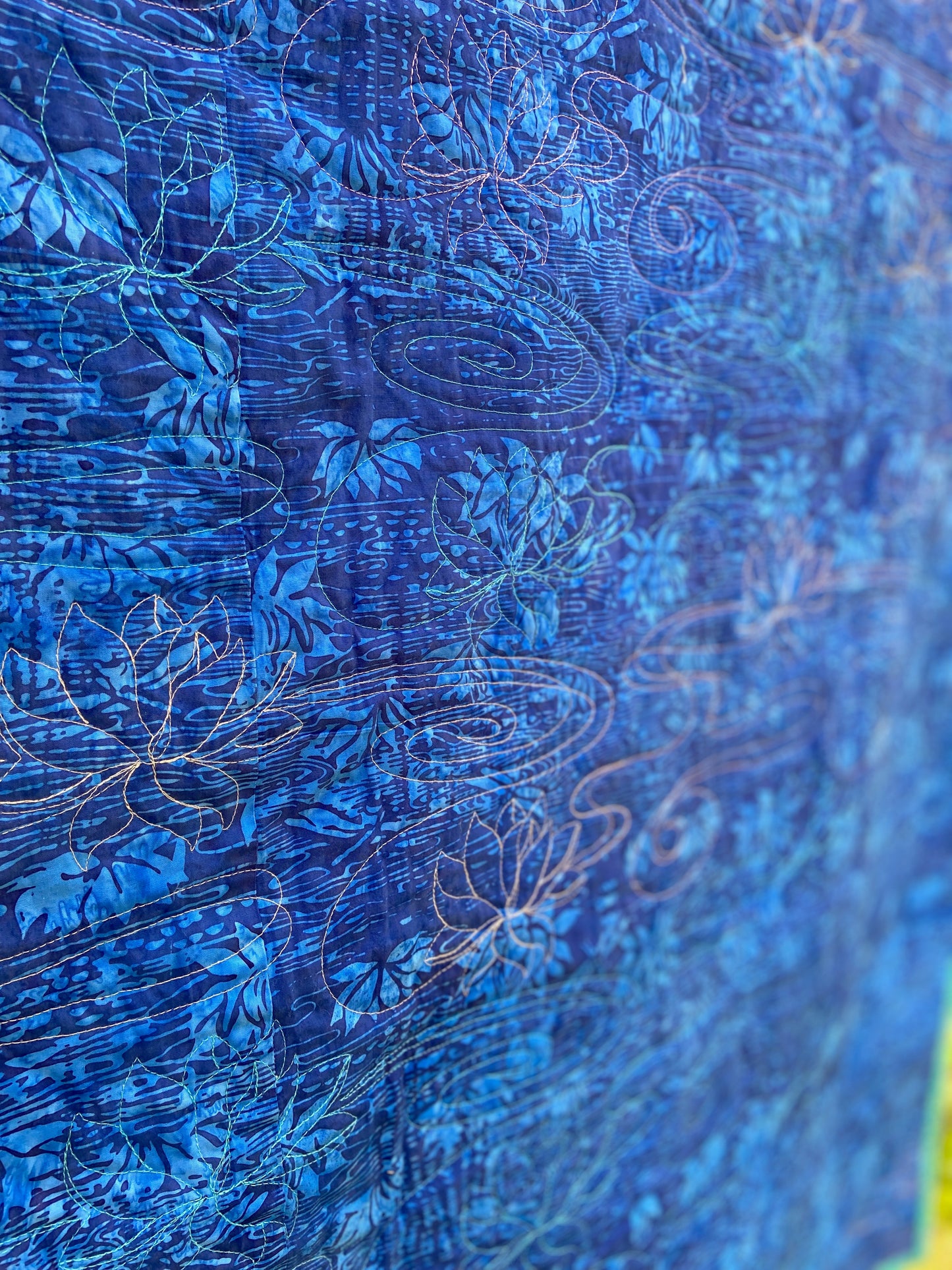 MOdern Halfmoon Lotus Quilt